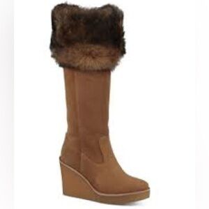 NWOB UGG Valberg Tan Suede Wedge Boots with Fur Trim Sz 6M